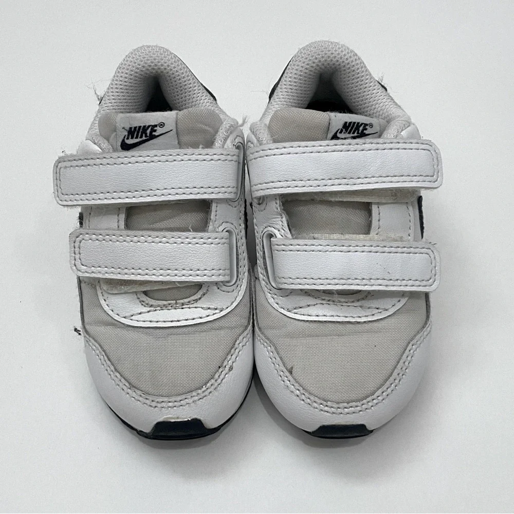 Nike Toddler Sneakers in White and Black